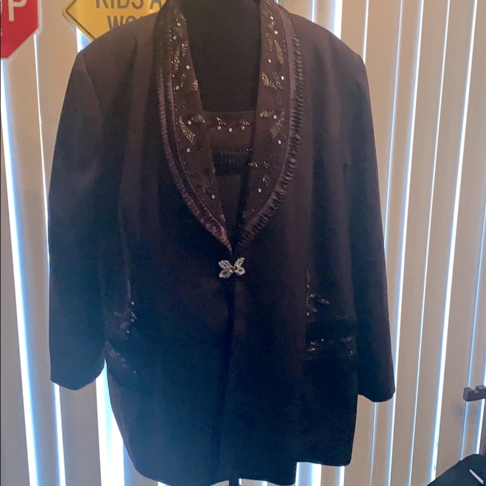24W- evening or Special occasion 3 pc suit